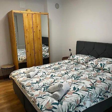 Ivona Apartman *